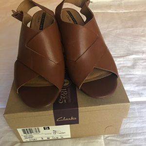 Clark’s Deva Janie Tan Leather Sandals size 8M